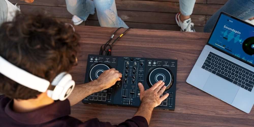 DJ házibuliban